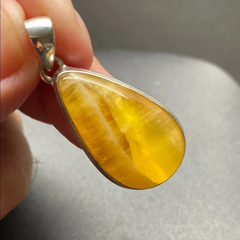 Yellow Lace Agate Pendant in Solid Sterling Silver 925 - Picture 4 of 8